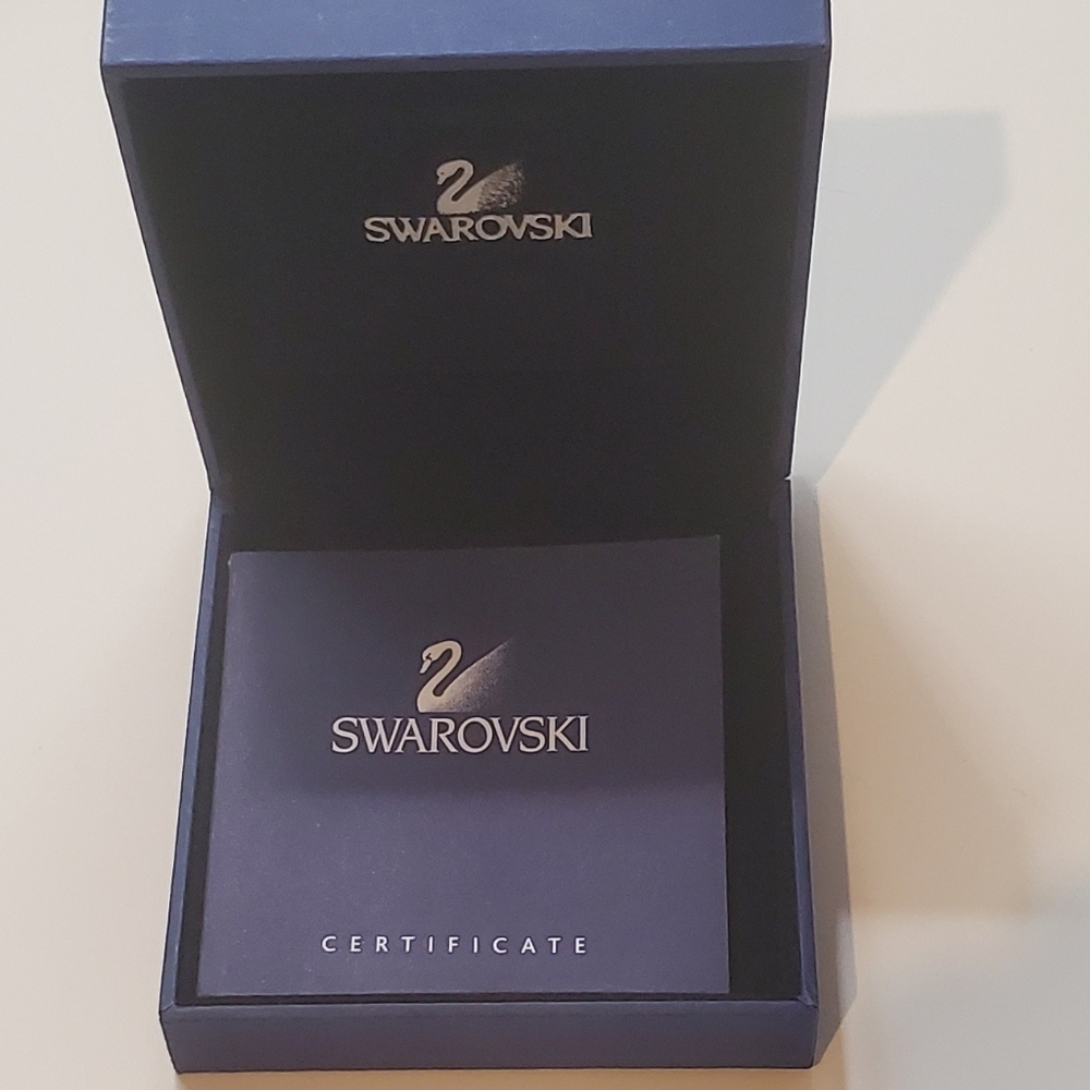 Swarovski Blue Cirle Necklace - Picture 3 of 4